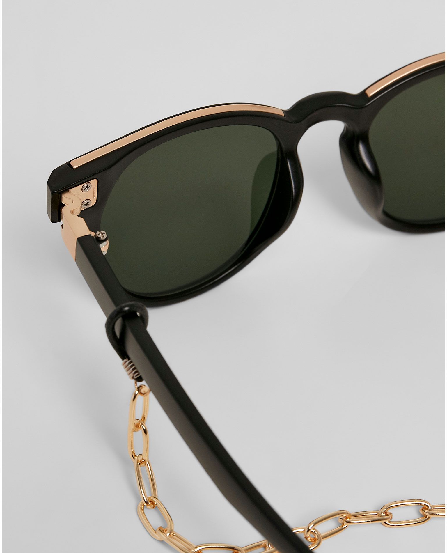 Italy Urban Classics Sunglasses With Chain